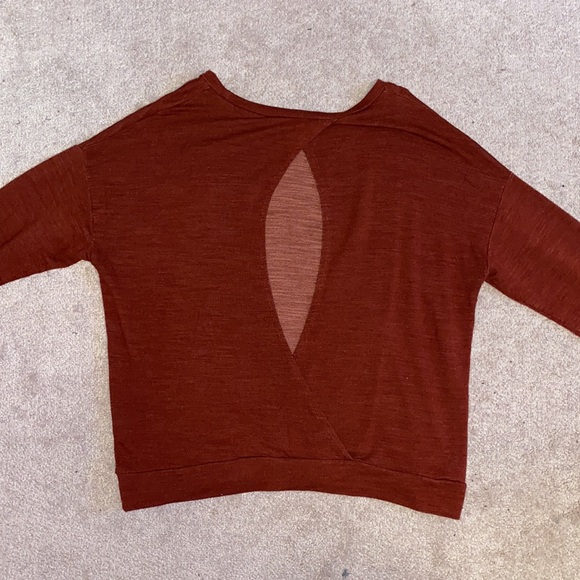 American Eagle Women’s Rust Sweater with Open back - Picture 3 of 5